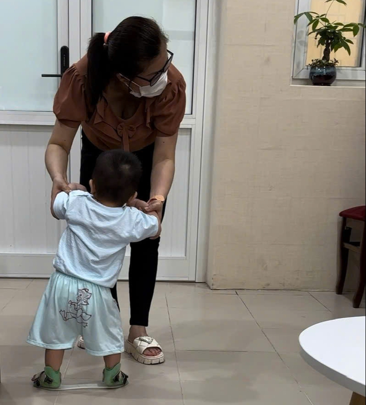 Khoèo chân bẩm sinh: Nguyên nhân, triệu chứng, phòng ngừa và điều trị- Ảnh 2.