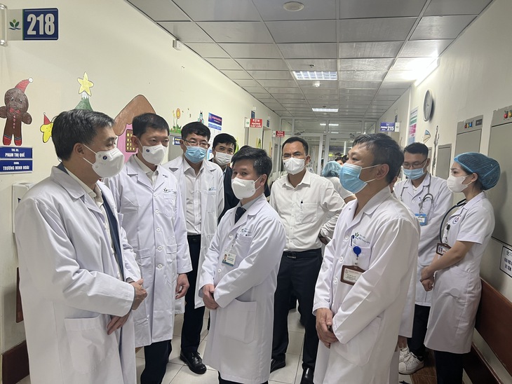 Thứ trưởng Trần Văn Thuấn: 'Xây dựng kế hoạch đáp ứng nhu cầu thu dung, điều trị bệnh trong mọi tình huống'- Ảnh 1. Thứ trưởng Trần Văn Thuấn: 'Xây dựng kế hoạch đáp ứng nhu cầu thu dung, điều trị bệnh trong mọi tình huống'- Ảnh 1.