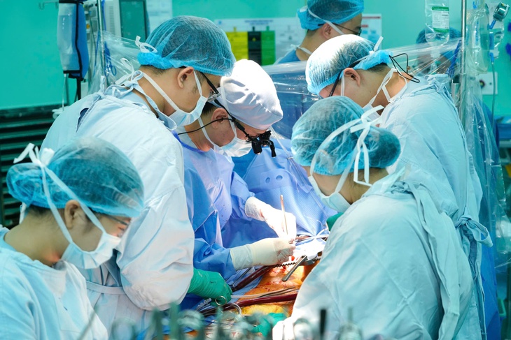 Cứu sống cụ ông 83 tuổi bị nhồi máu cơ tim nặng kèm nhiều bệnh nền - Ảnh 1. Cứu sống cụ ông 83 tuổi bị nhồi máu cơ tim nặng kèm nhiều bệnh nền - Ảnh 1.
