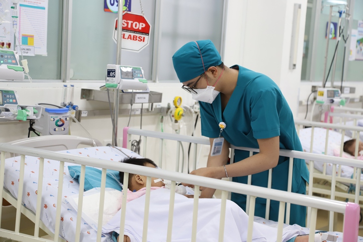 Người dân, bệnh viện ở TPHCM không chủ quan trước bệnh sởi dù ca mắc đang giảm- Ảnh 3.