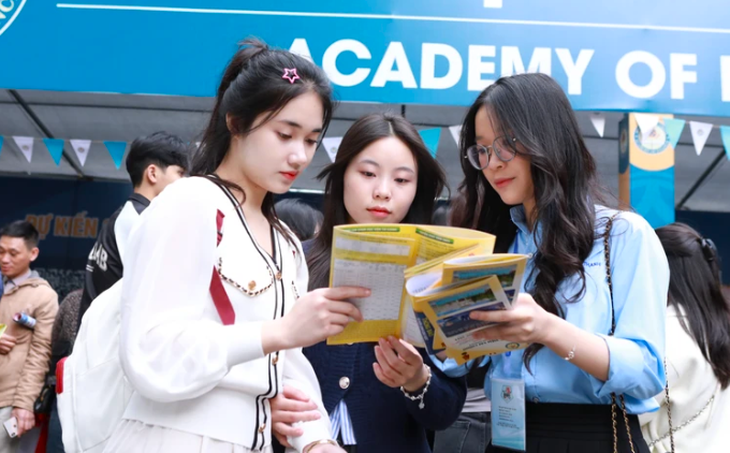 Tuyển sinh đại học 2025: Nhiều trường 'chuộng' môn Ngữ văn- Ảnh 1.