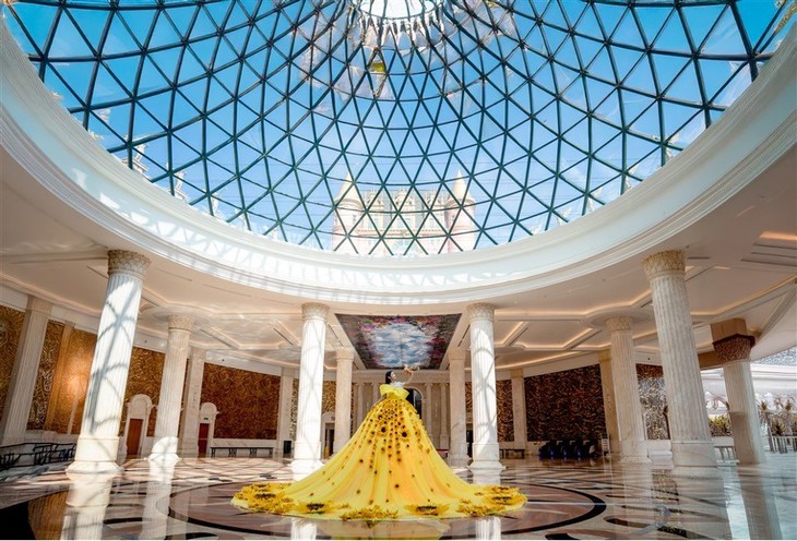 Sun World Ba Na Hills ngợp ngời sắc vàng trong lễ hội Hoa Mặt trời- Ảnh 3.