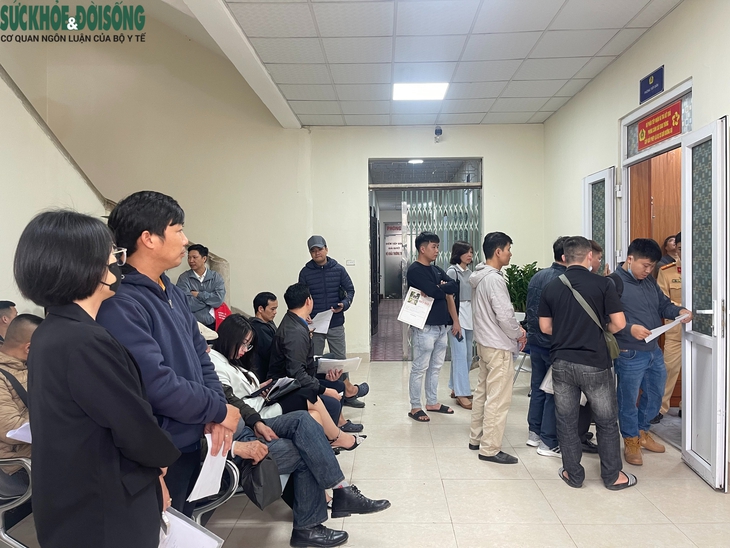 Có gì mới trong những ngày đầu CSGT Hà Nội cấp đổi giấy phép lái xe?- Ảnh 2.