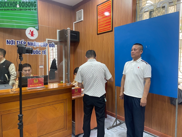 Có gì mới trong những ngày đầu CSGT Hà Nội cấp đổi giấy phép lái xe?- Ảnh 8.