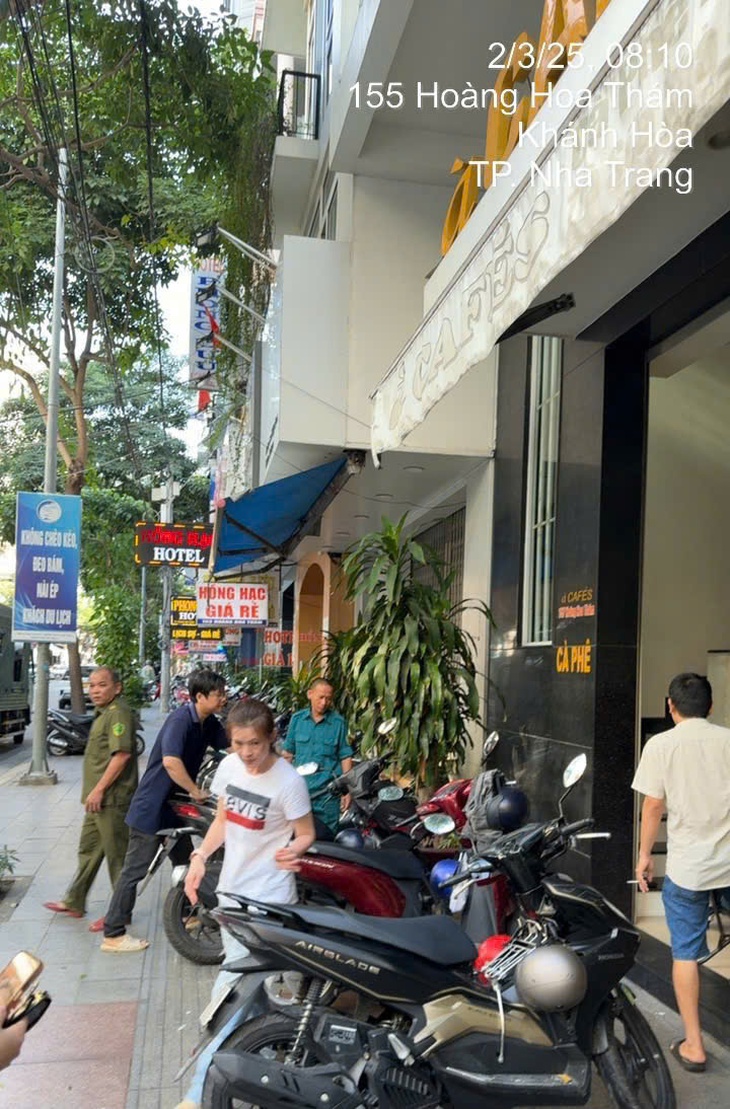 Sau 1 ngày ra quân giành lại vỉa hè tại thành phố du lịch: Nha Trang chỗ thông thoáng, nơi vẫn bị chiếm dụng- Ảnh 1.