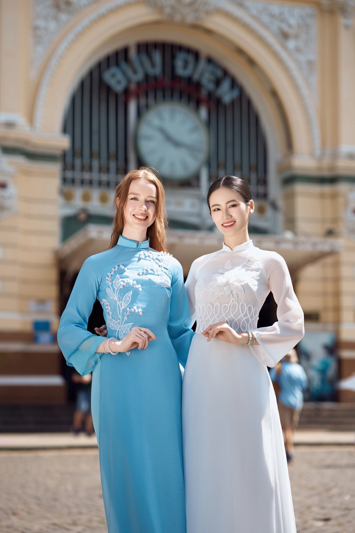 Ý Nhi gây chú ý khi đưa 'đối thủ' tại Miss World khám phá Sài Gòn- Ảnh 5. Ý Nhi gây chú ý khi đưa 'đối thủ' tại Miss World khám phá Sài Gòn- Ảnh 5.