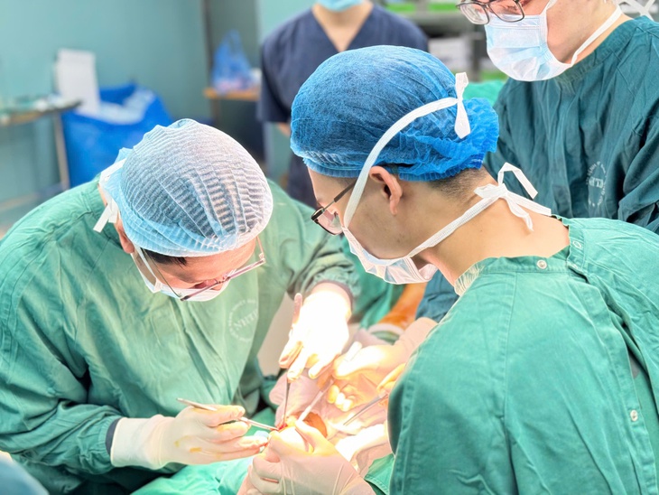 Bị chó cắn 1 năm, vết thương vẫn sùi loét, chảy dịch- Ảnh 2.