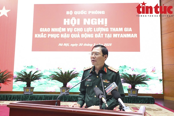 Hình ảnh 80 quân nhân Việt Nam lên đường sang Myanmar khắc phục hậu quả động đất- Ảnh 1.