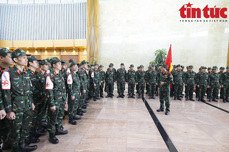 Hình ảnh 80 quân nhân Việt Nam lên đường sang Myanmar khắc phục hậu quả động đất- Ảnh 4.