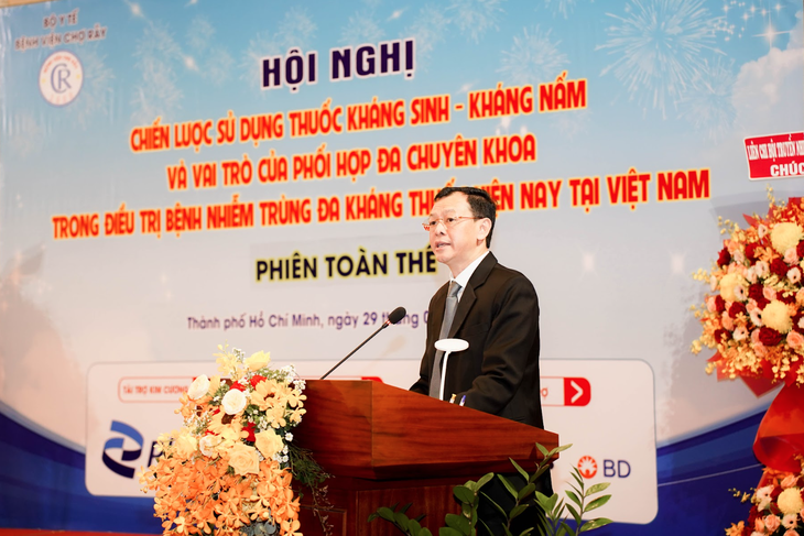 Thứ trưởng Bộ Y tế: Tình trạng kháng thuốc đang trở thành vấn đề y tế cấp bách toàn cầu- Ảnh 1. Thứ trưởng Bộ Y tế: Tình trạng kháng thuốc đang trở thành vấn đề y tế cấp bách toàn cầu- Ảnh 1.