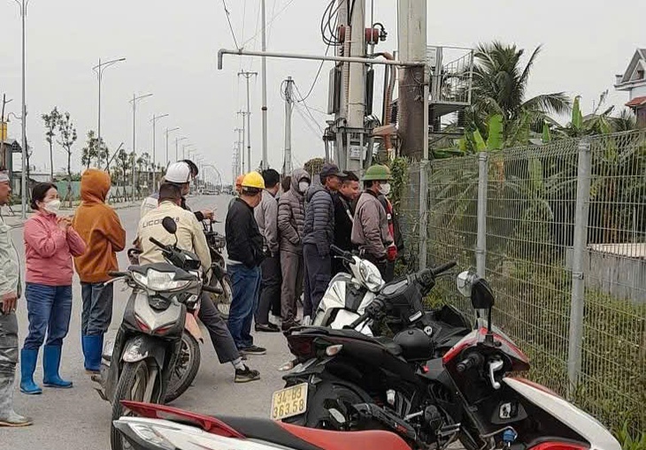 Phát hiện nam thanh niên tử vong dưới mương nước- Ảnh 1.