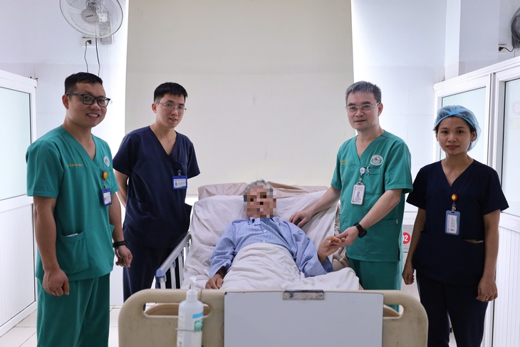 Sau gần 3 tuần điều trị, bệnh nhân đã tỉnh táo hoàn toàn, các chức năng tạng dần hồi phục và được xuất viện.