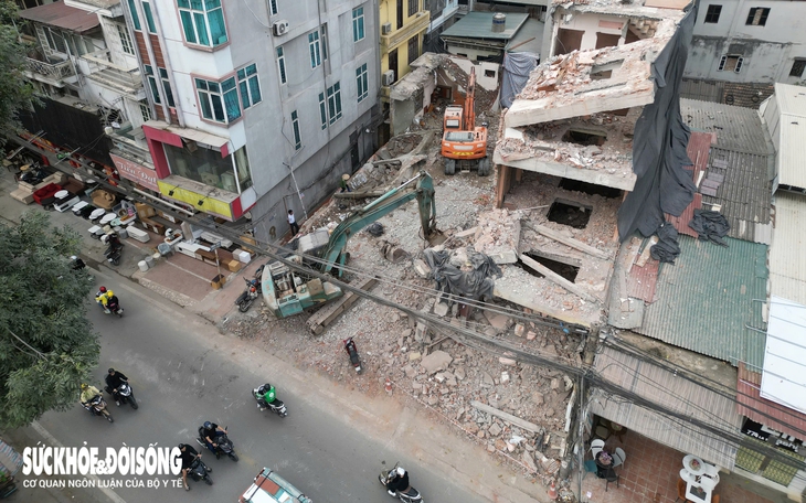 Hiện trạng tuyến đường 'đắt nhất hành tinh' trước hạn bàn giao mặt bằng- Ảnh 1.