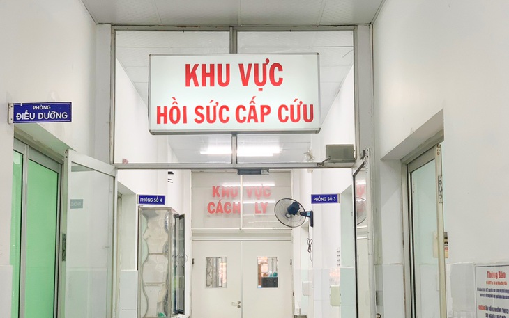 TPHCM: 6 người ngộ độc methanol sau uống rượu trái cây