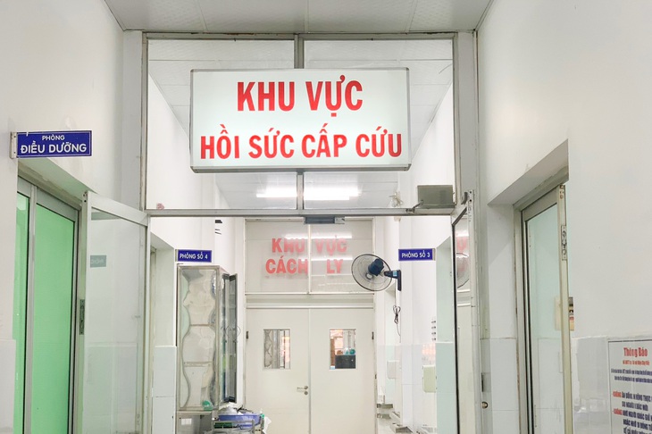 TPHCM: 6 người ngộ độc methanol sau uống rượu trái cây- Ảnh 1.