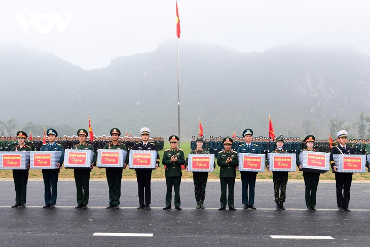Hình ảnh hợp luyện diễu binh, diễu hành kỷ niệm 50 năm Ngày giải phóng miền Nam- Ảnh 14. Hình ảnh hợp luyện diễu binh, diễu hành kỷ niệm 50 năm Ngày giải phóng miền Nam- Ảnh 14.