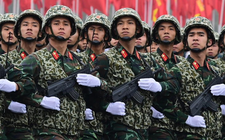 Hình ảnh hợp luyện diễu binh, diễu hành kỷ niệm 50 năm Ngày giải phóng miền Nam