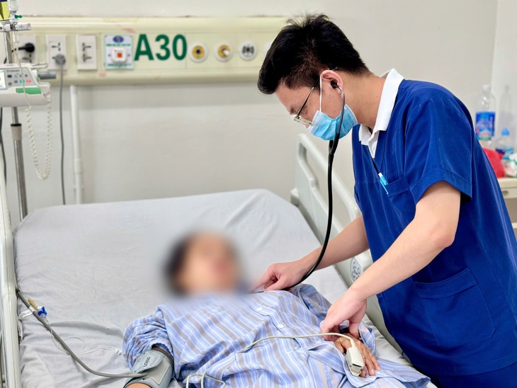 Không điều trị dứt điểm viêm tai giữa, người phụ nữ rơi vào tình trạng lơ mơ- Ảnh 2. Không điều trị dứt điểm viêm tai giữa, người phụ nữ rơi vào tình trạng lơ mơ- Ảnh 2.
