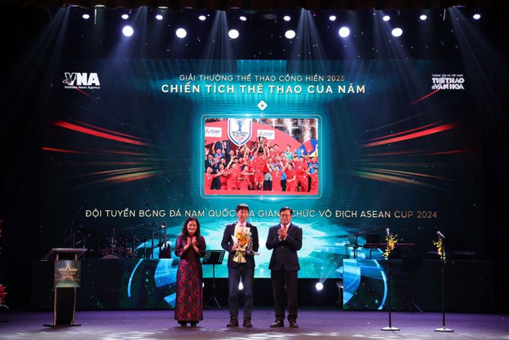 Giải thưởng Cống hiến năm 2025: Soobin lập cú 'hat-trick' ngoạn mục- Ảnh 4. Giải thưởng Cống hiến năm 2025: Soobin lập cú 'hat-trick' ngoạn mục- Ảnh 4.