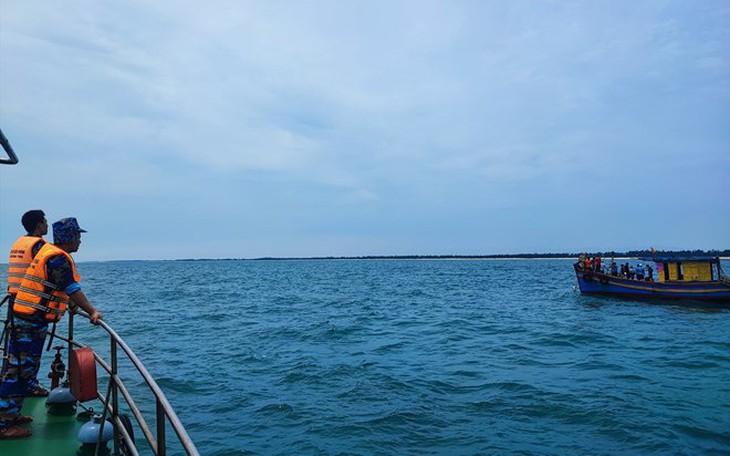 Tìm kiếm một ngư dân mất tích trên biển