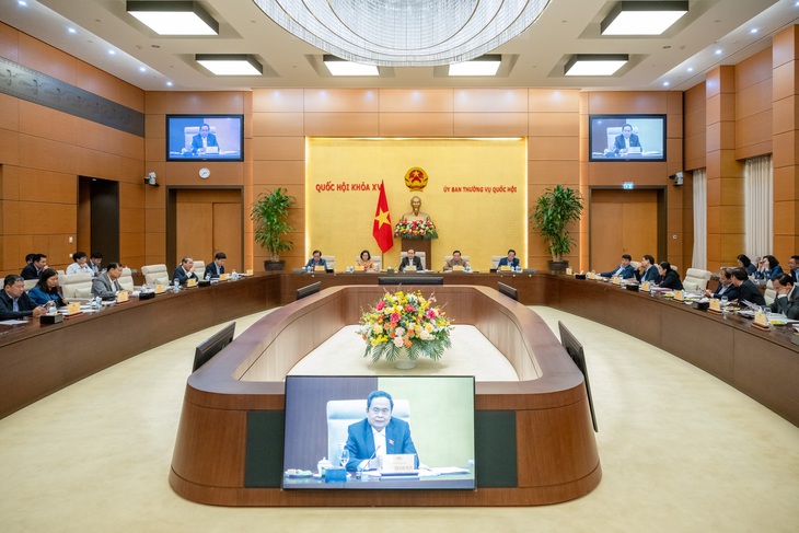Khẩn trương nghiên cứu sửa đổi, bổ sung một số điều của Hiến pháp về tổ chức bộ máy- Ảnh 1. Khẩn trương nghiên cứu sửa đổi, bổ sung một số điều của Hiến pháp về tổ chức bộ máy- Ảnh 1.