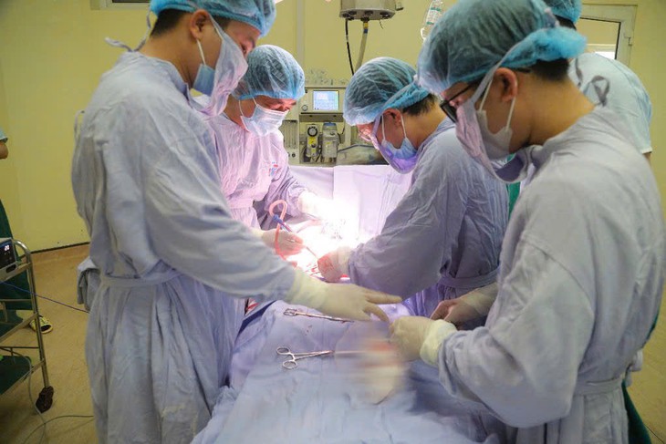 Kiến nghị mở rộng điều kiện hưởng trợ cấp với người mắc ung thư, suy thận- Ảnh 1.