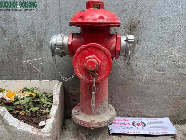 Ngõ nhỏ Hà Nội bớt lo cháy nổ nhờ trụ cấp nước chữa cháy- Ảnh 3. Ngõ nhỏ Hà Nội bớt lo cháy nổ nhờ trụ cấp nước chữa cháy- Ảnh 3.