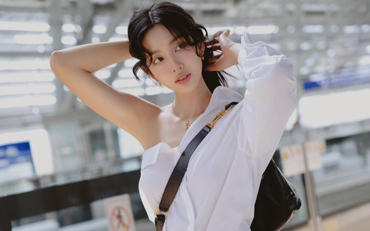 Hoa hậu Thùy Tiên xin lỗi giữa ồn ào quảng cáo "lố" kẹo rau củ