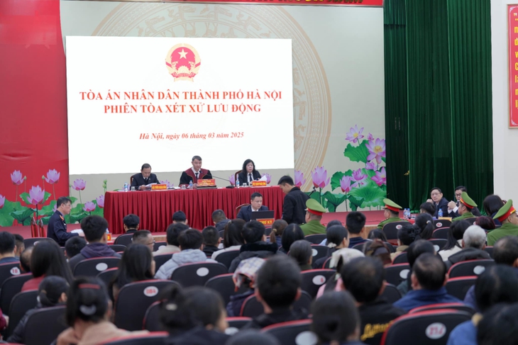 Đang xét xử nhóm 'thổi giá' đất 30 tỷ đồng/m2 tại Sóc Sơn- Ảnh 2. Đang xét xử nhóm 'thổi giá' đất 30 tỷ đồng/m2 tại Sóc Sơn- Ảnh 2.