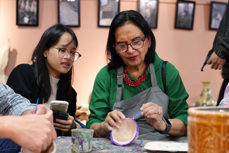 Bất ngờ với việc sử dụng tiền thưởng của nữ chủ nhân Giải thưởng VinFuture 2024- Ảnh 3.