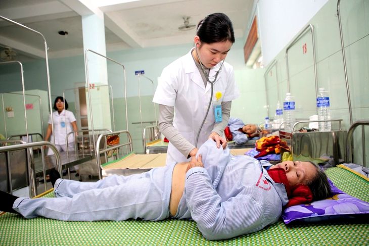 Câu chuyện của bác sĩ trẻ đam mê y học cổ truyền đến hành trình hiến tạng- Ảnh 1.
