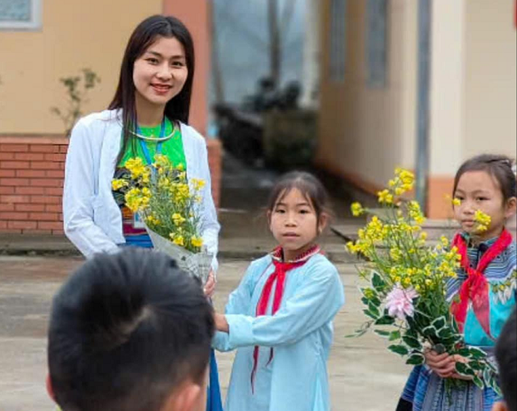 'Đặc sản' quà 8/3 từ học sinh vùng cao khiến cô giáo rưng rưng xúc động- Ảnh 1.