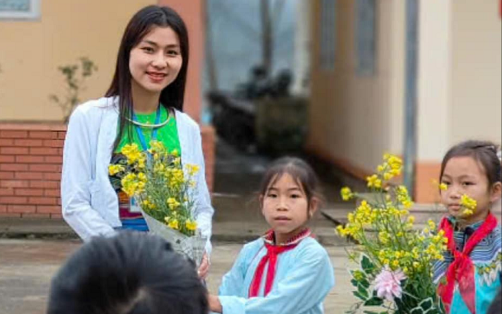 "Đặc sản" quà 8/3 từ học sinh vùng cao khiến cô giáo rưng rưng xúc động