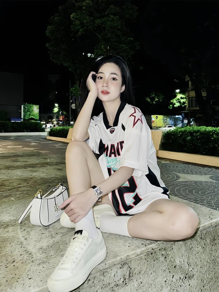 Vẻ đẹp đời thường của nữ diễn viên quê Bắc Ninh trong 'Cha tôi, người ở lại'- Ảnh 9.