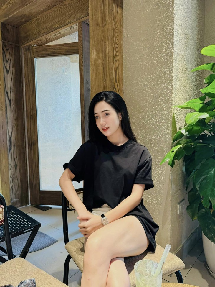 Vẻ đẹp đời thường của nữ diễn viên quê Bắc Ninh trong 'Cha tôi, người ở lại'- Ảnh 12.