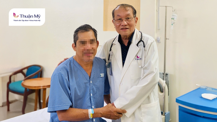 Nội soi điều trị sỏi bàng quang kết hợp u phì đại lành tính tuyến tiền liệt- Ảnh 2.