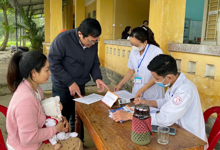 Huế tiếp tục rà soát tiêm vét sau chiến dịch tiêm vaccine phòng sởi- Ảnh 2.