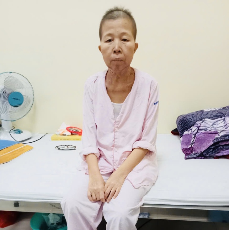 Hơn 25 triệu được trao tới người mẹ ung thư có con nhỏ bệnh tật- Ảnh 3. Hơn 25 triệu được trao tới người mẹ ung thư có con nhỏ bệnh tật- Ảnh 3.