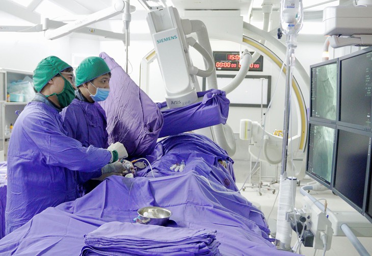 Cứu sống nhiều bệnh nhân tim ngừng đập thoát khỏi lằn ranh sinh tử- Ảnh 1.