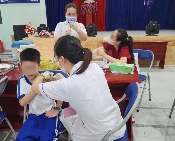 Khánh Hòa đã có 97,4% trẻ em từ 1-10 tuổi được tiêm vaccine phòng sởi- Ảnh 2.