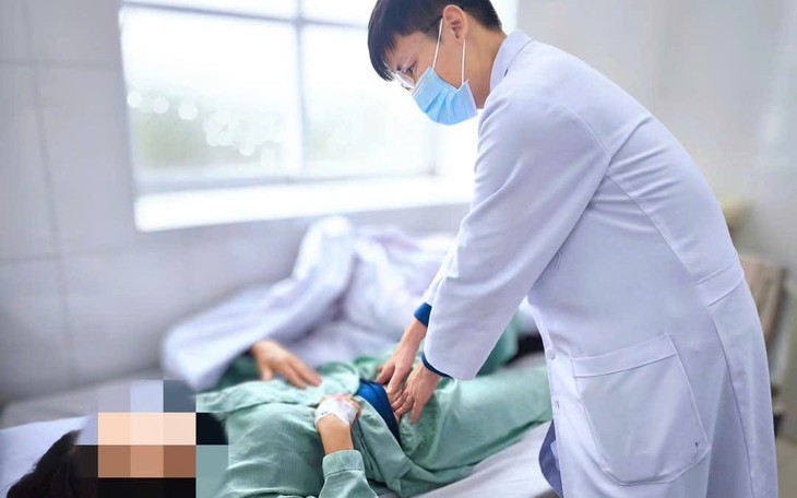 Vượt biển cứu sống sản phụ băng huyết sảy thai lưu