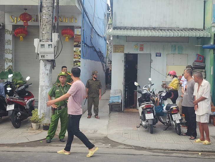 Cháy nhà ngõ hẹp 4 người tử vong- Ảnh 2.