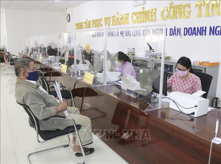 Nghỉ hưu trước tuổi được hưởng 3 khoản trợ cấp- Ảnh 1.