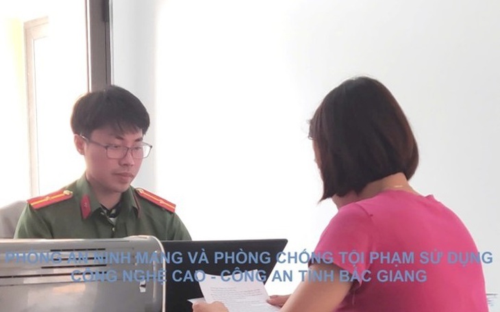 Phát tán văn bản xin ý kiến sáp nhập xã, hai người bị xử phạt