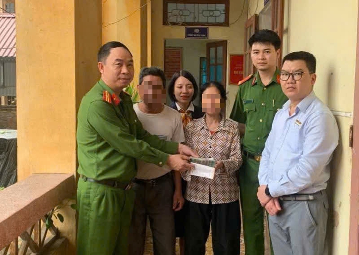 Cuộc điện thoại lạ khiến người phụ nữ Hải Dương suýt mất 180 triệu đồng tiết kiệm- Ảnh 1. Cuộc điện thoại lạ khiến người phụ nữ Hải Dương suýt mất 180 triệu đồng tiết kiệm- Ảnh 1.