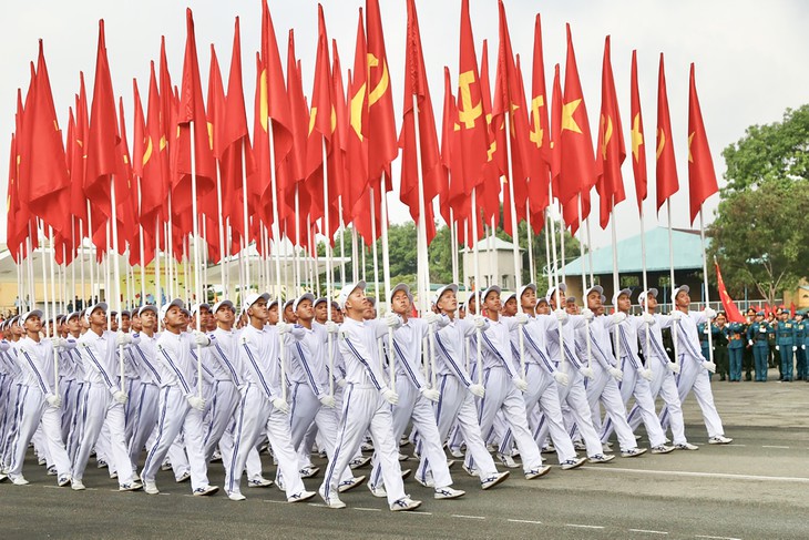 Hàng ngàn cán bộ, chiến sĩ tổng hợp luyện tại sân bay Biên Hòa- Ảnh 1.