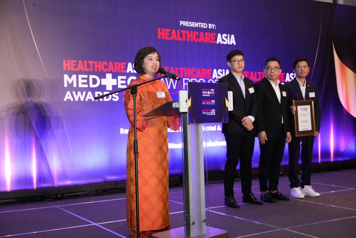 Đổi mới sáng tạo vì sức khỏe, FPT Long Châu được vinh danh tại Healthcare Asia Pharma Awards 2025- Ảnh 2.