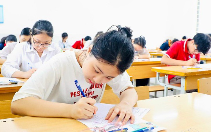 Hà Nội công bố chỉ tiêu tuyển sinh lớp 10: Gần 80.000 suất vào công lập, tăng lớp chuyên