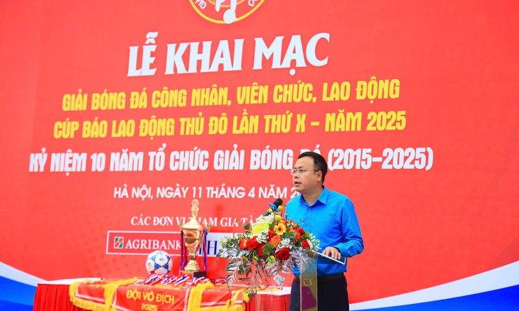 Chính thức khởi tranh Giải bóng đá CNVCLĐ Cúp Báo Lao động Thủ đô lần thứ X - năm 2025- Ảnh 2. Chính thức khởi tranh Giải bóng đá CNVCLĐ Cúp Báo Lao động Thủ đô lần thứ X - năm 2025- Ảnh 2.