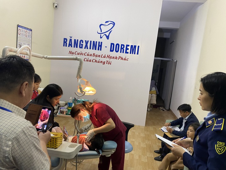 9X ở Thanh Hoá bị khởi tố vì hành vi buôn bán hàng giả là thuốc chữa bệnh, thuốc phòng bệnh- Ảnh 1.